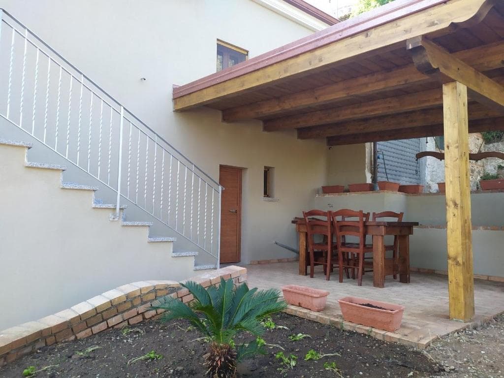 Antico Mulino - Dettagli architettonici in pietra